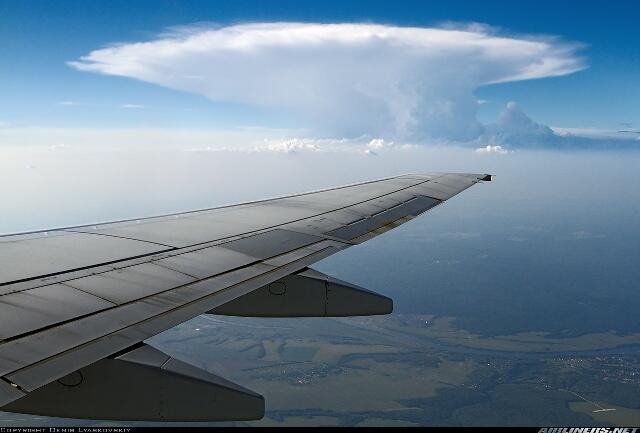 (VIDEO + PIC) Suasana Kokpit Pesawat Saat Berada di Dalam Awan Cumulonimbus (CB)