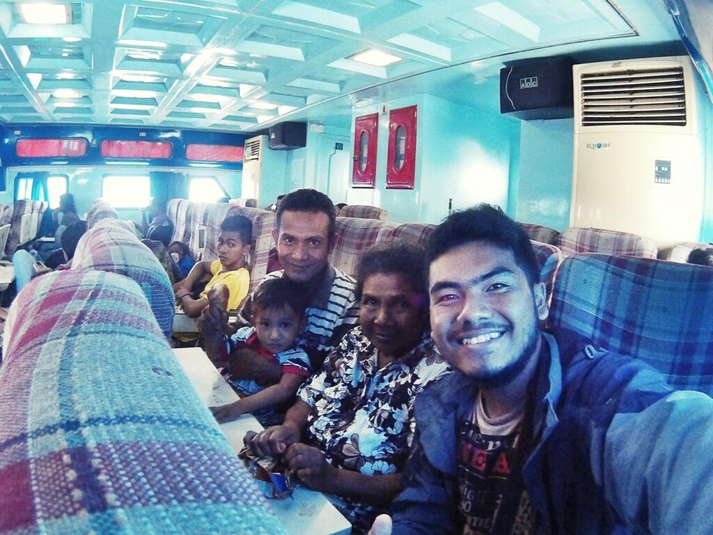 VOLUNTOURISM : Kisah Nenek Tua, Bocah, dan Panti Asuhan.