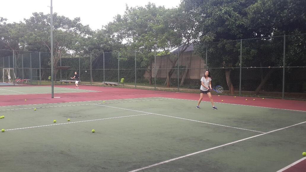 Cari temen Tennis utk main di Puri mansion, Kembangan