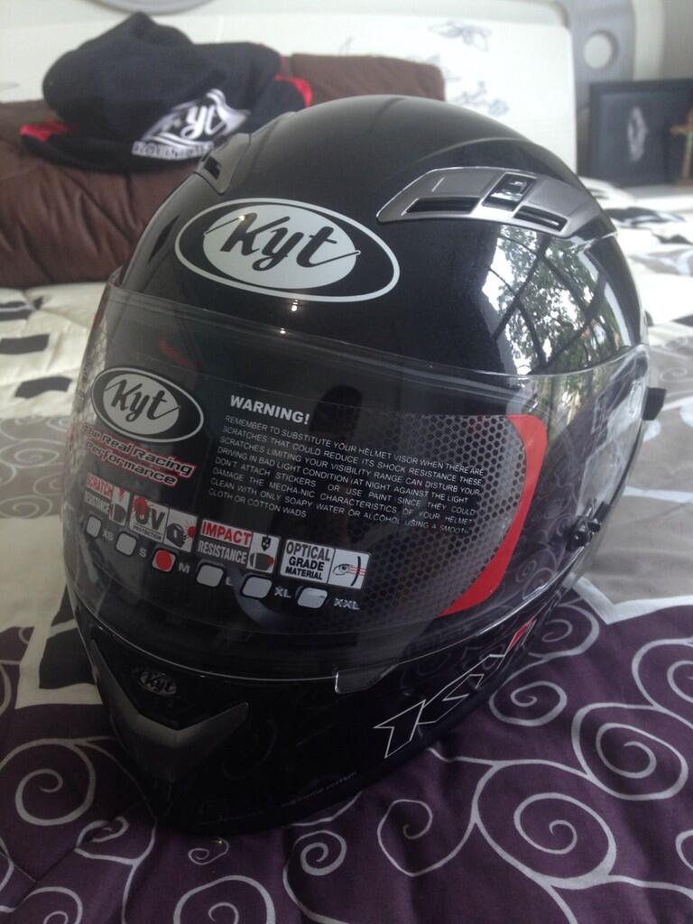 Terjual Sell Helm KYT Vendetta 2 Warna Hitam/Black 