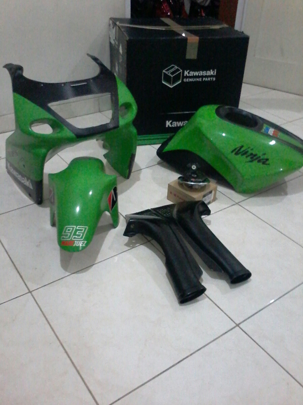 Terjual fairing,fering,body,kedok atas ninja 150 rr,no cbr 