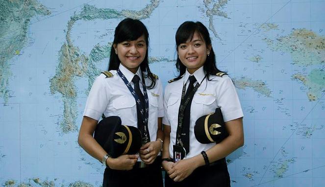 Para Wanita Tangguh Yang BerProfesi Sebagai Pilot