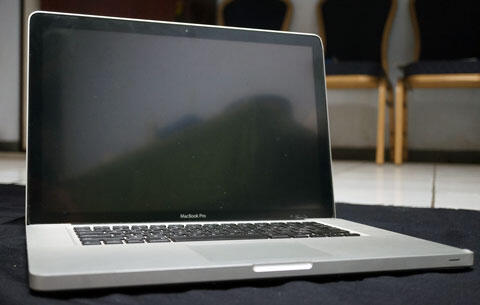 Macbook Pro 15-inch Mid 2012 MD103 i7 2.3GHz 750GB termurah