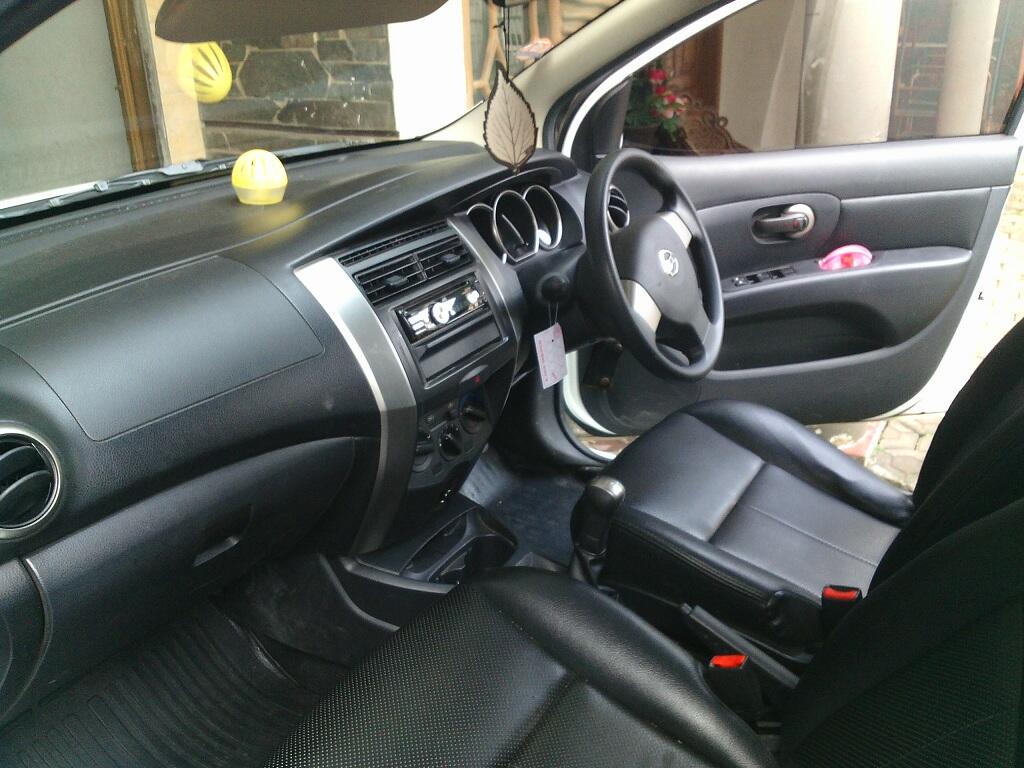 Grand Livina Putih Mulus Bandung 2013