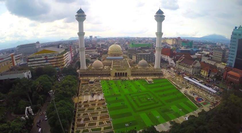 Ridwan Kamil &quot;Anak Kemarin Sore&quot; Yang Dapat Mengubah Bandung Full PIct