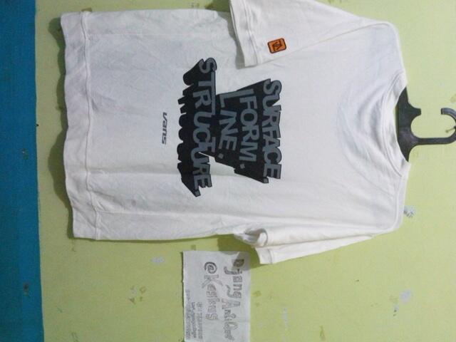 Kaos Uniqlo, Polo Uniqlo, Polo Lacoste, Polo Nautica, Kaos Vans, Kaos Stussy, etc