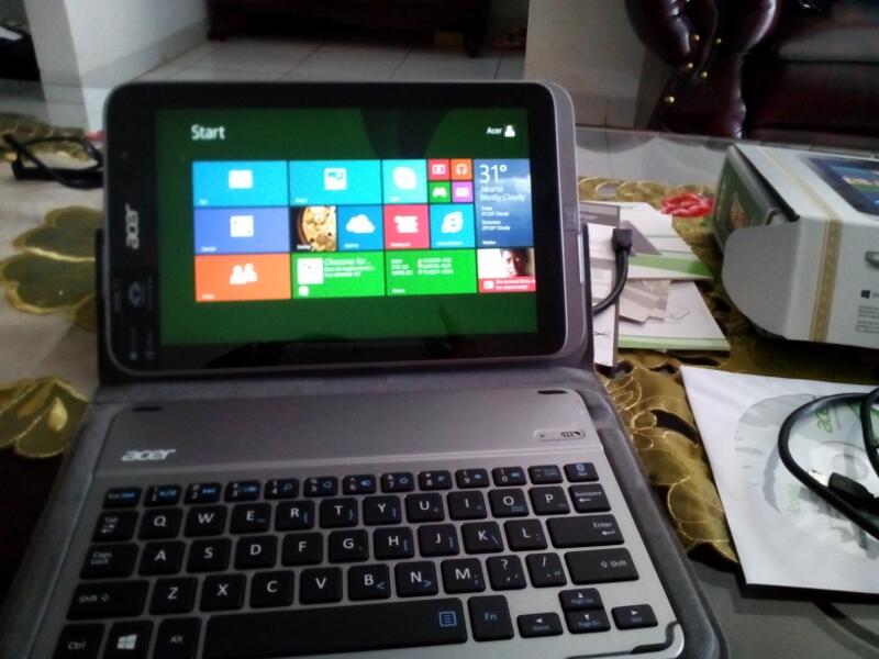 Acer Iconia W4 820