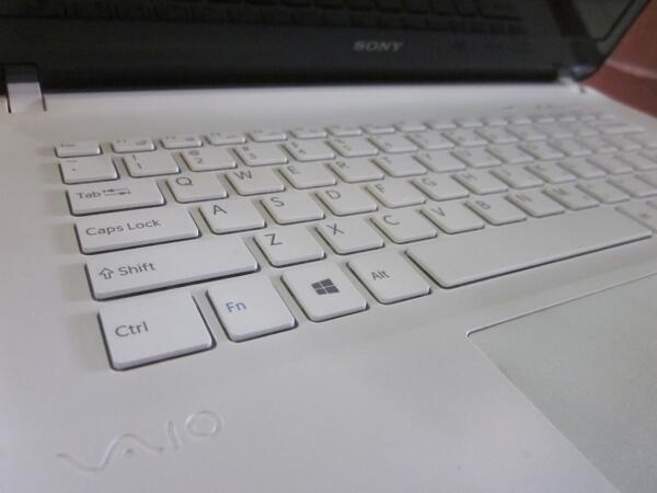 SONY VAIO SVF142A29W Core i5 Ivy Brigde with Win8....Putih,Bersih,Mulus