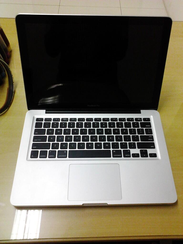 Dijual MacBook Pro core 2 duo