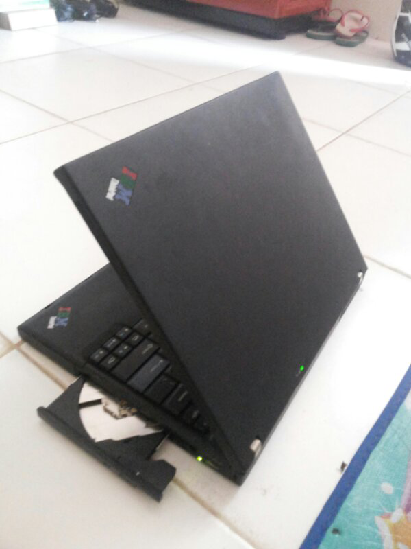 LAPTOP LENEVO THINKPAD T60-DKI CENGKARENG