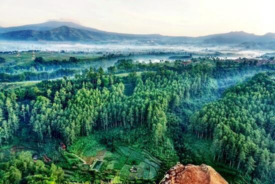 Tebing Keraton-Bandung, Salah Satu Kekayaan Alam Indonesia (FULL PICT)