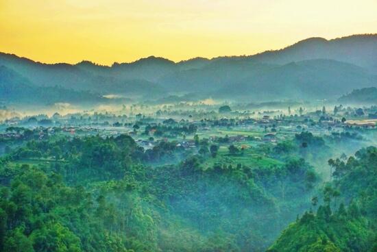 Tebing Keraton Bandung  Salah Satu Kekayaan  Alam  Indonesia 