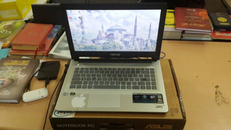 Asus Ultrabook s46c, Core i5 3317 /4GB/750GB + 25gb SSD/VGA GT 635m * 2gb murahh