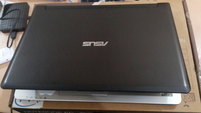 Asus Ultrabook s46c, Core i5 3317 /4GB/750GB + 25gb SSD/VGA GT 635m * 2gb murahh