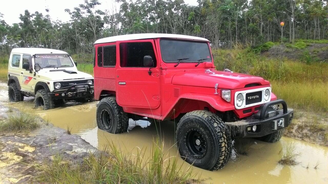 Cari Suzuki JIMNY TREPES 4x4 84 Full Modifikasi PUTIH