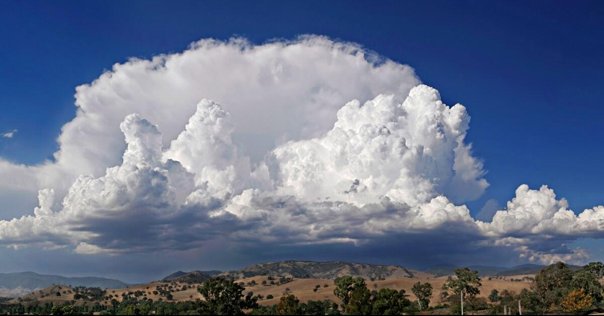 AL QUR'AN DAN AWAN CUMULUS NIMBUS