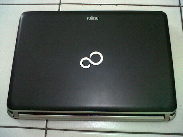 LAPTOP FUJITSU LH531 CORE i3-2310M 2GB/500GB OKE GOOD