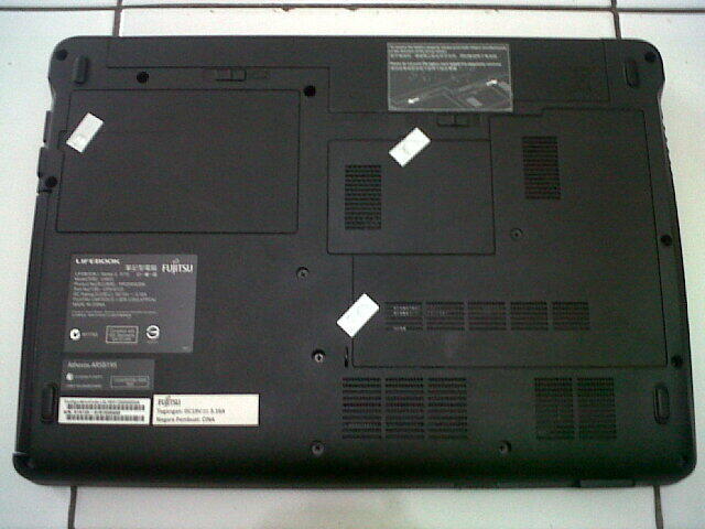 LAPTOP FUJITSU LH531 CORE i3-2310M 2GB/500GB OKE GOOD
