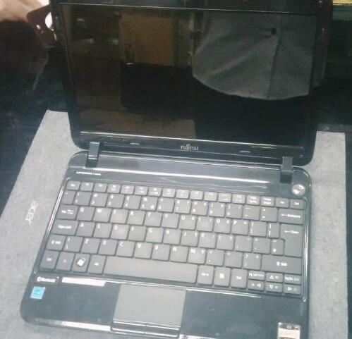 FUJITSU PH251.. AMD E450~ LED 11'6.. Kondisi OKE ..Siap Pakai + Murah