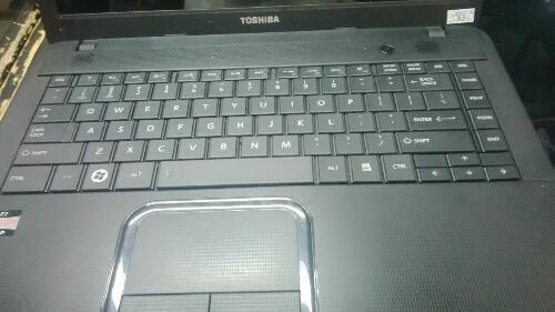 TOSHIBA SATELLITE C800~ AMD Dual Core E2-1800 ( 1,7GHZ).. Muluss