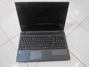 LAPTOP ACER Aspire 5733 Core i3 RAM2GB HD320GB