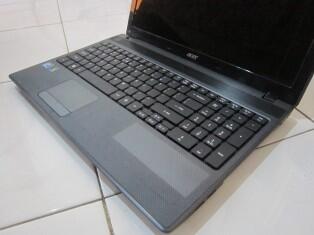 LAPTOP ACER Aspire 5733 Core i3 RAM2GB HD320GB