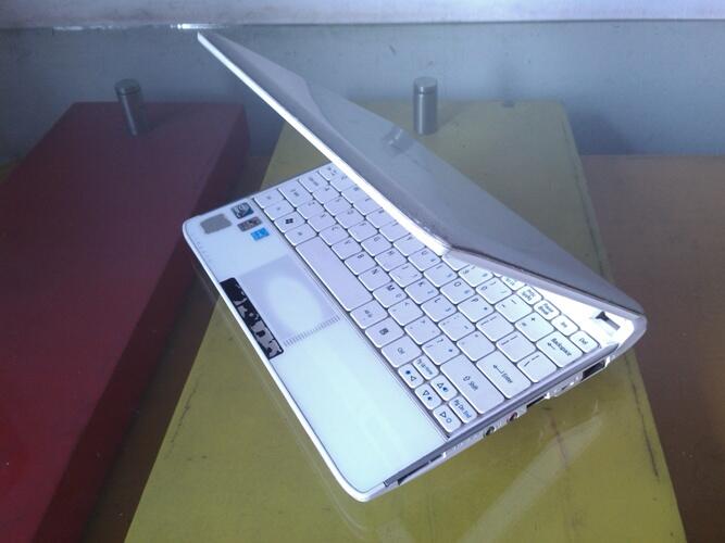 Netbook Acer AO532h Jogja