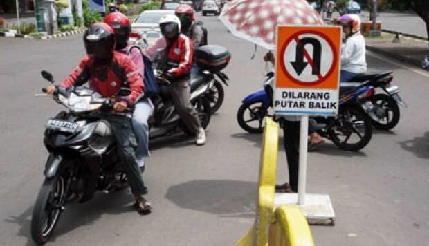 Ngaku Aja Gan, Ente Pernah Ngelakuin Salah Satu Pelanggaran Lalu Lintas Ini