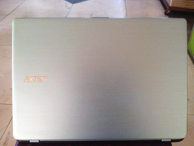 ACER ASPIRE V5-135 Fullset Mulus Garansi Resmi