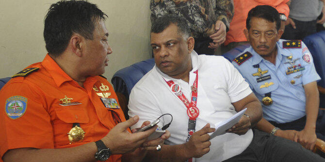 Menteri Jonan: CEO AirAsia Mengaku Salah, Tidak Ada Izin Terbang