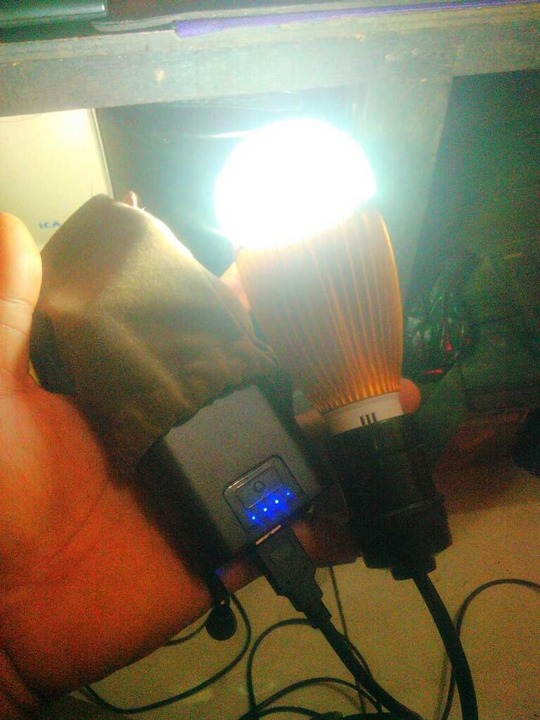 LAMPU BOHLAM LED PORTABLE USB SUPER TERANG