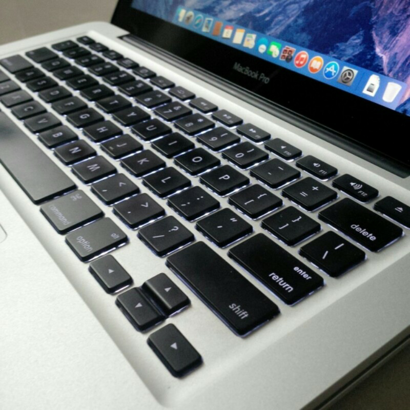 MacBook Pro 13 inch 2.4GHz Intel Core 2 Duo