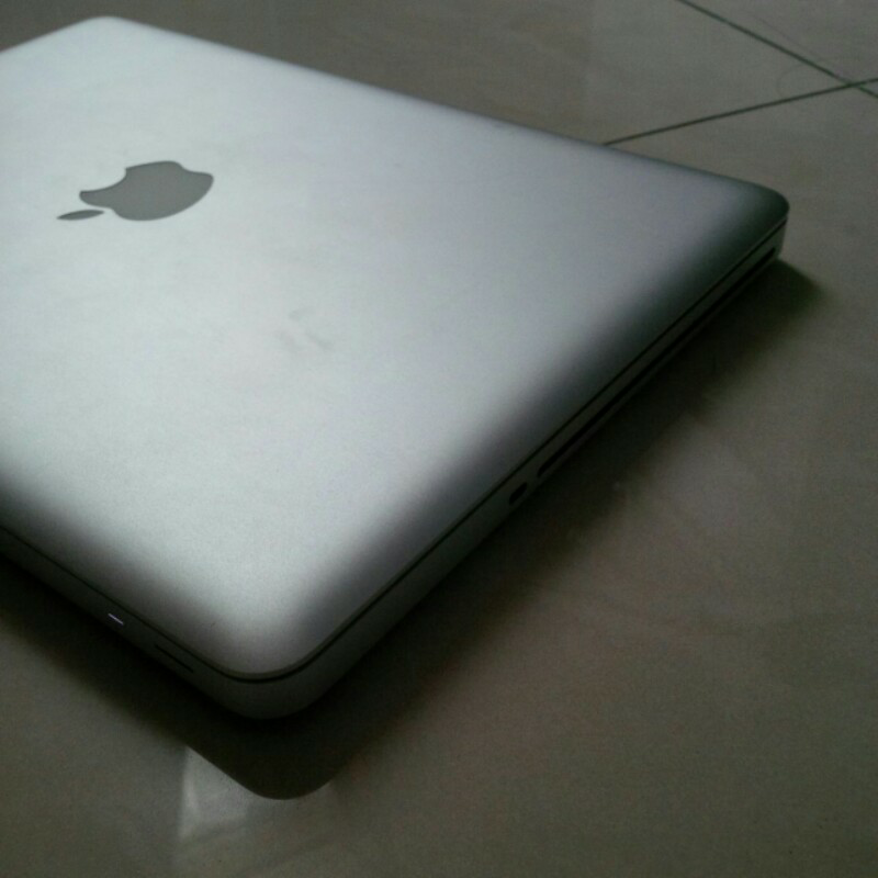 MacBook Pro 13 inch 2.4GHz Intel Core 2 Duo