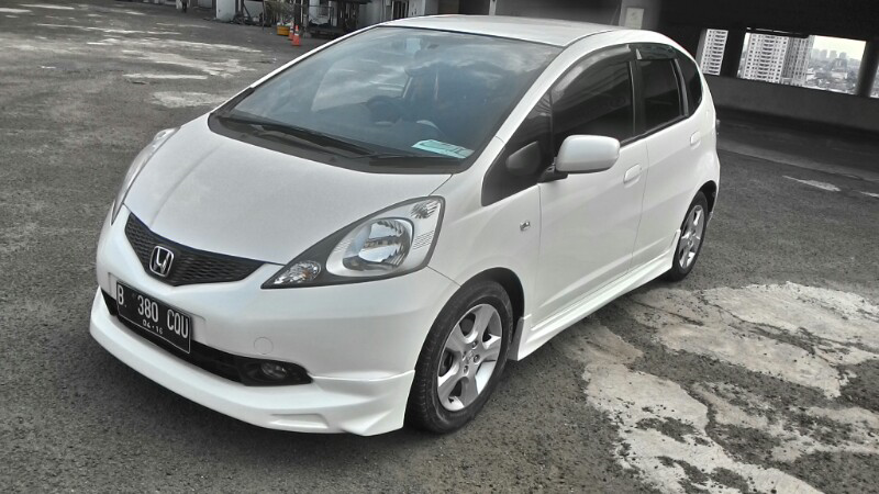 HONDA JAZZ S MATIC 2011 PUTIH ANTIK KM 45 RB KREDIT PAKET DP 30 JT
