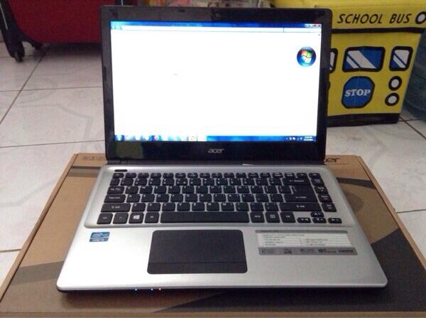 Laptop acer aspire E1-470, Core i3, Ram 4Gb