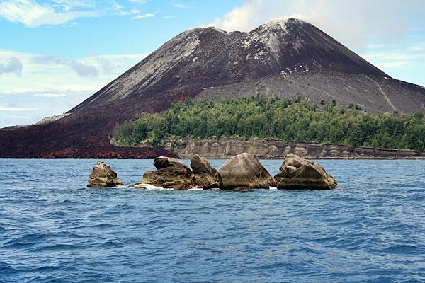 SELAMI LAUT DAN DAKI GUNUNG KRAKATAU HARI KEMERDEKAAN 15 - 17 AGUSTUS 2015