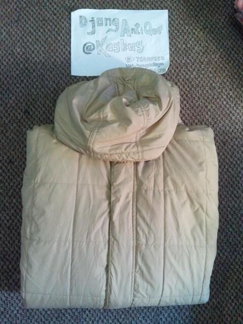 Parka Easthood, Parka Hush Puppies, Sweater BAPE, Sweater Nike, Sweater Uniqlo, etc
