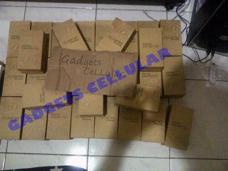 Dijual Asus Zenfone 5 Intel Z2580 2Ghz 16Gb RAM 2Gb Garansi 1 Tahun