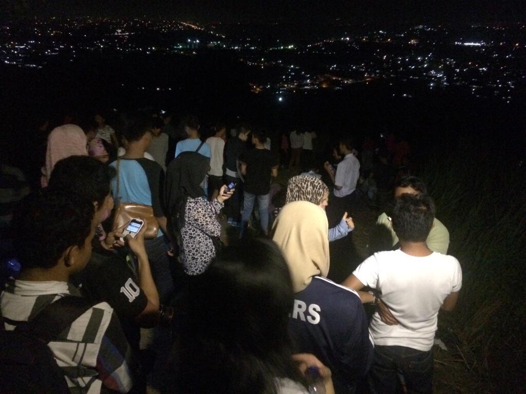 Melirik Indahnya Kota Padang Dari Atas &quot;Bukit Nobita&quot;