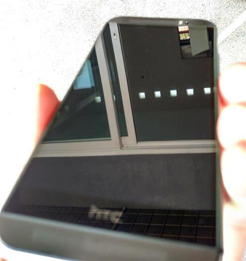 HTC one M8 32 GB Verizon + desktop charger (hdmi out) + slickwraps + melkco case
