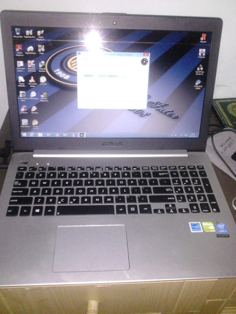 asus K551L core i5 haswell + nvidia 840M sperti baru , garansi < SEMARANG >