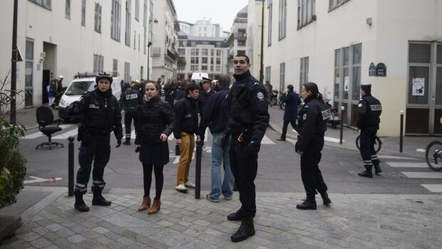 Ejek Pemimpin Muslim, 12 Karyawan Majalah Charlie Hebdo Tewas Dibedil
