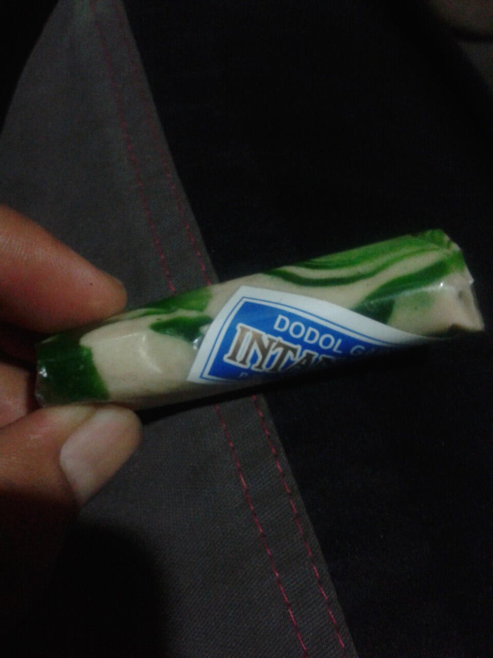 Makan dodol dapat hadiah kuku