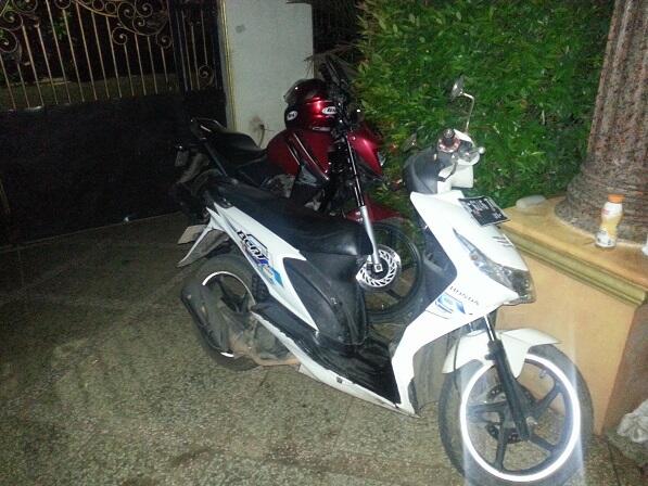 jual honda beat putih 2009