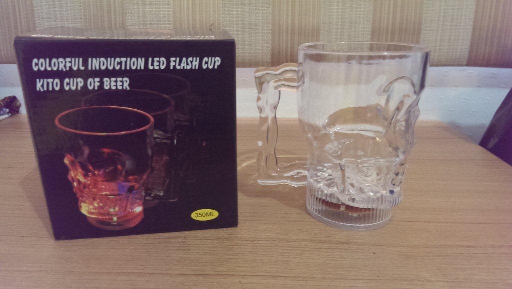 CANGKIR LED TENGKORAK !!! SEREM CAMPUR UNIK :)