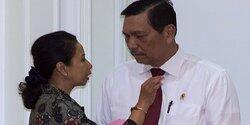 Hot Pic.. Momen mesra Menteri Rini dgn Luhut , Jonan &amp; Bu Susi..