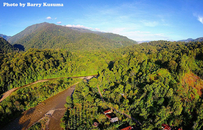 Keindahan Alam Pulau Sumatera dari udara.