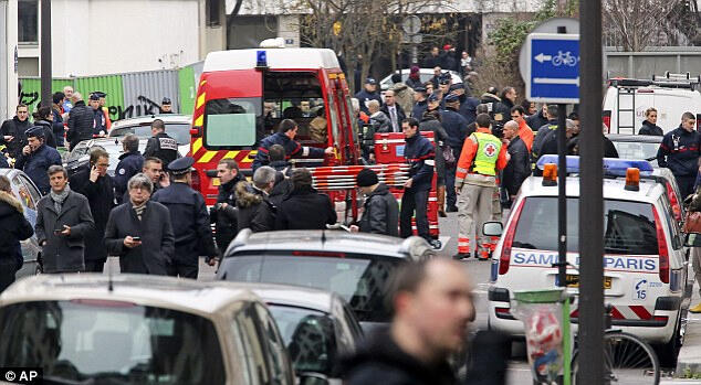 &#91;VIDEO&#93; Charlie Hebdo Kantor Majalah Penghina Nabi Muhammad di Paris Diserang