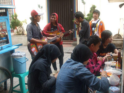pengamen zaman sekarang adalah pengemis
