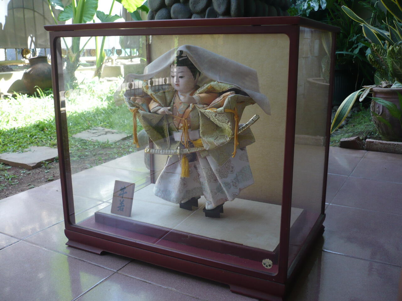 Terjual Boneka samurai asli Jepang second, dalam case kaca ...